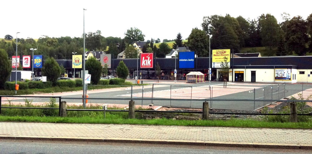 Der Parkplatz vorm Gltzschtal-Zentrum