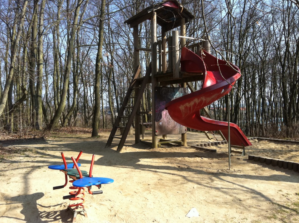 Spielplatz vorm Turm