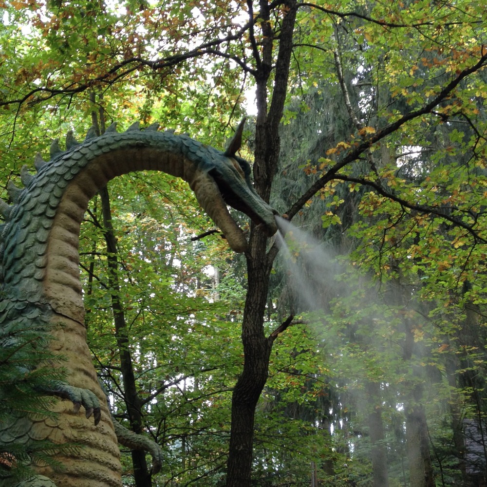 Wasserspeiender Drache