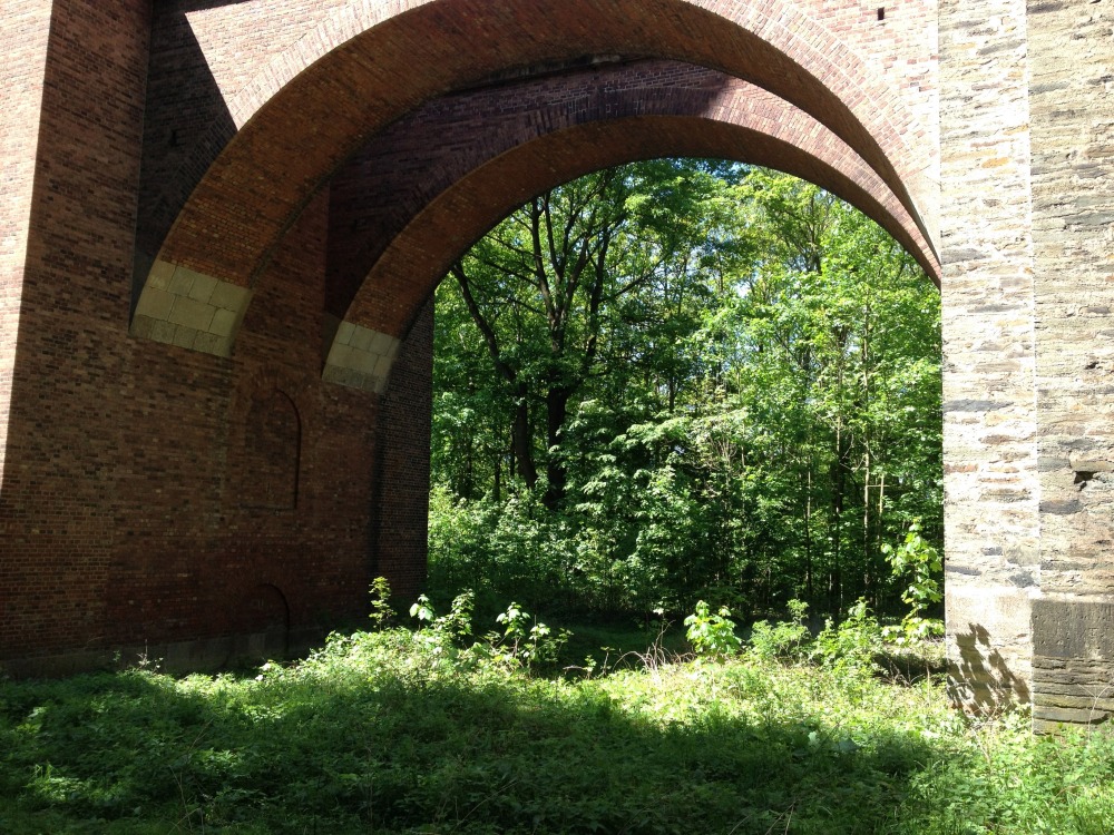 Doppelter Rundbogen der Gltzschtalbrcke auf hoher Ebene