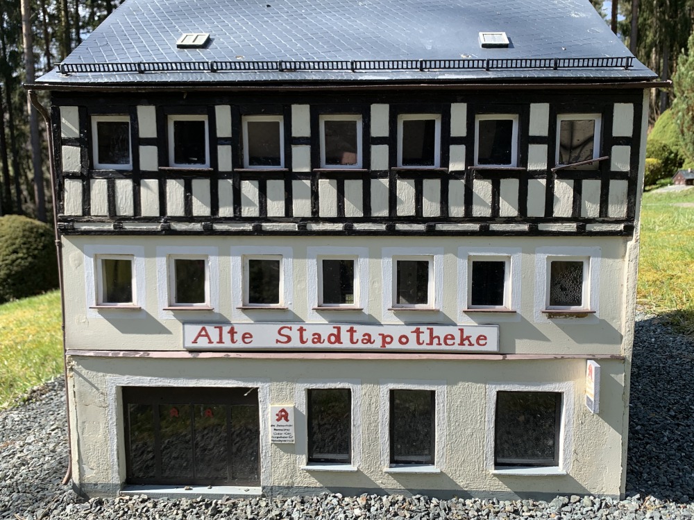 Modell der alten Stadtapotheke Adorf