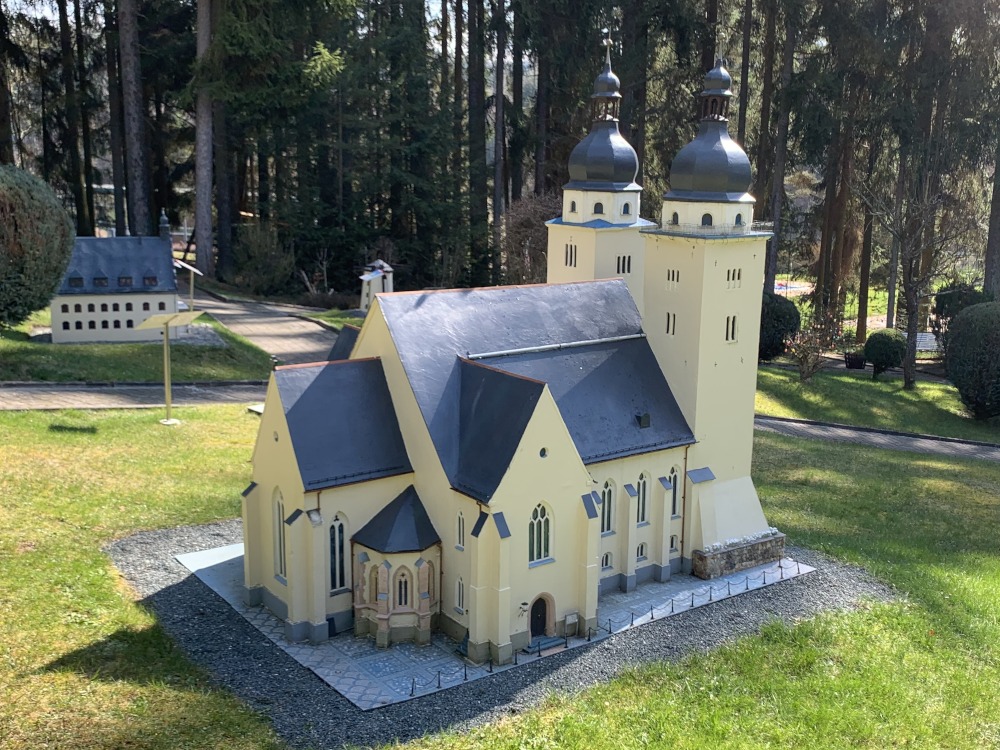 Modell der St.-Johannis-Kirche Plauen mit 2 Trmen