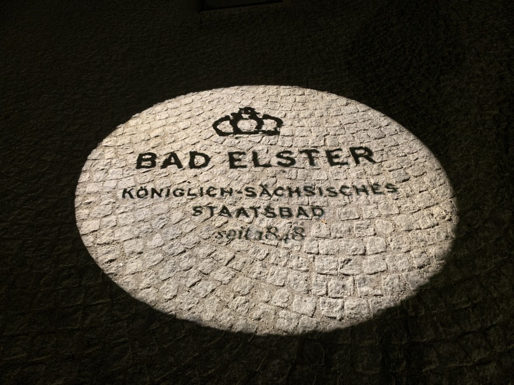 Leuchtbild mit Krone und Text: Bad Elster, Königlich - Sächsisches Staatsbad, seit 1848