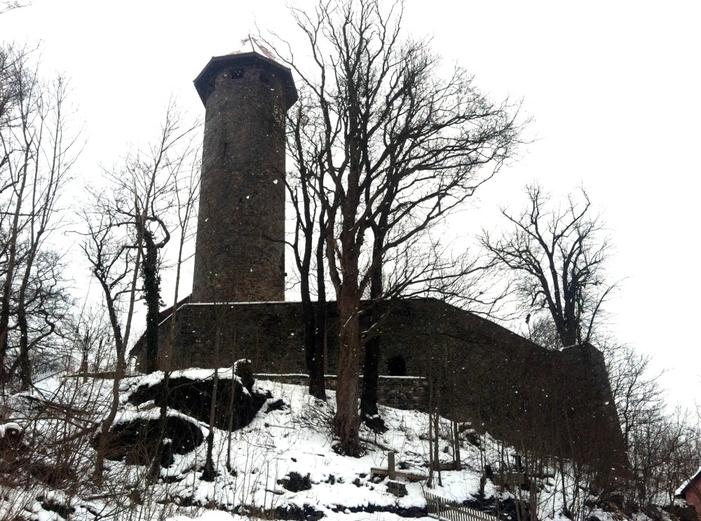 Schloturm Auerbach im Winter