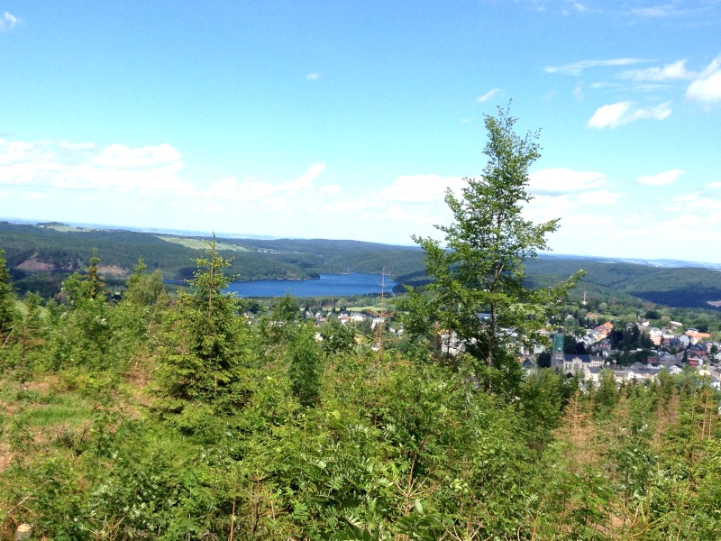 Himmel, Wlder mit Talsperre und Bume